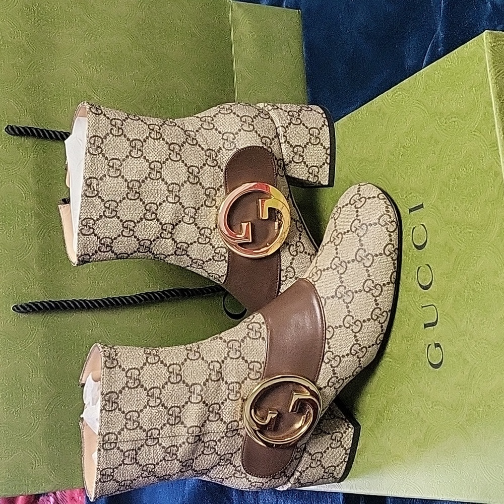 GUCCI beige and ebony GG Supreme boots size 8.5, with box and dust bags.